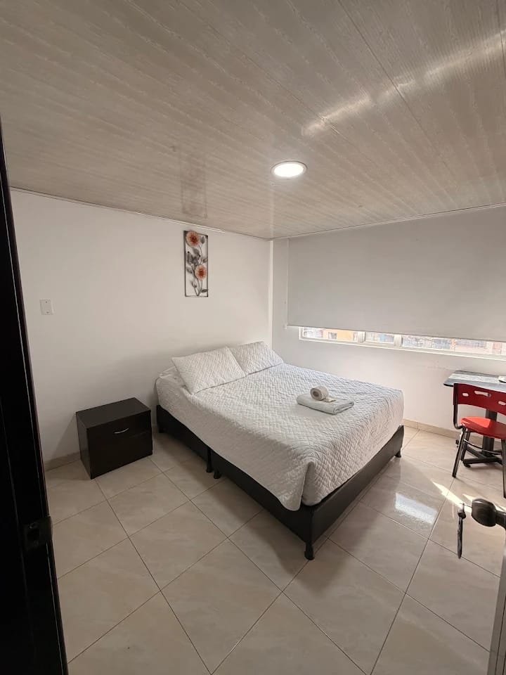 Habitación con cama doble